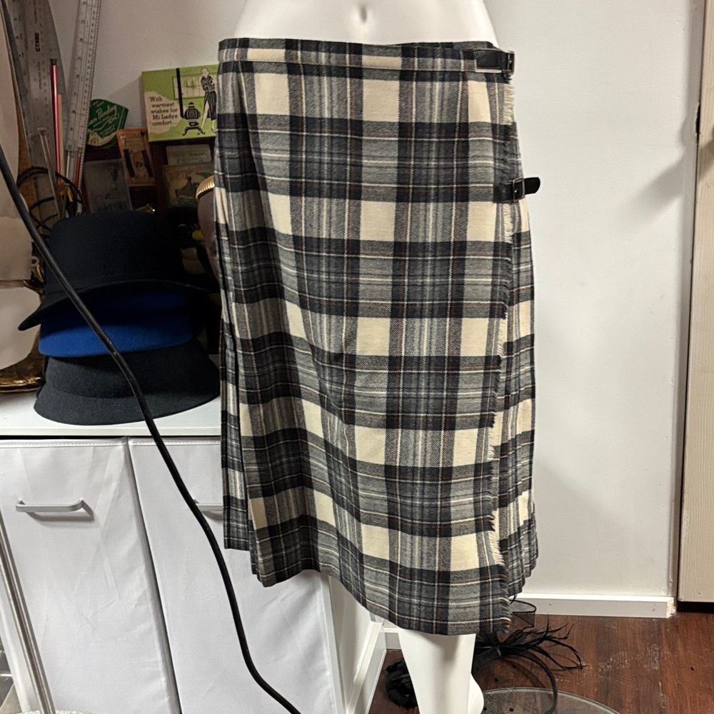 Browns Of Bermuda Plaid Cream & Gray Skirt
